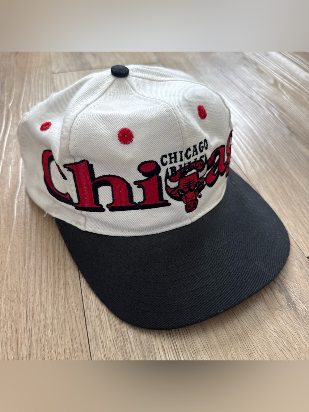 Vintage 90s Chicago Bulls NBA Logo 7 SnapBack Hat One Size White Embroidered